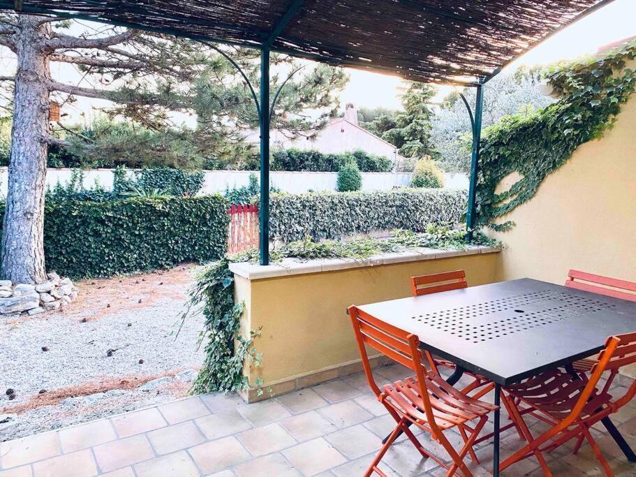 La Pitchoune : Gite Aux Pieds Des Alpilles Mouries Exterior photo